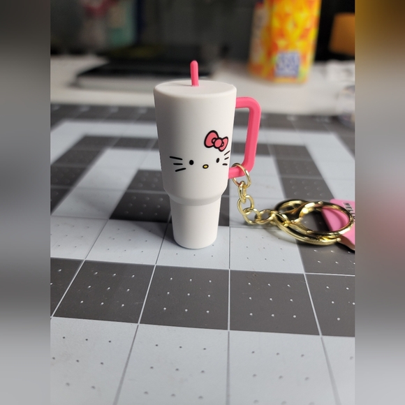 HELLO KITTY STANLEY CUP KEYCHAIN HK1 - Picture 1 of 4